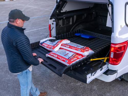 bedslide500go-pulling-tray2